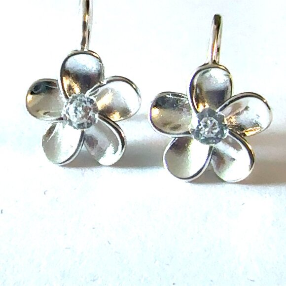 Fashion Jewelry Jewelry - 🆕 💚 💎 👂Sterling Silver Flower Drop Earrings  Zirconia Center Detail